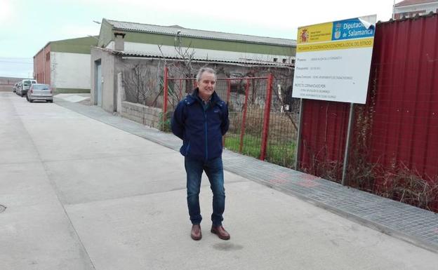 El asfaltado llega a la calle Fernando II de Ciudad Rodrigo con un coste de 145.000 euros