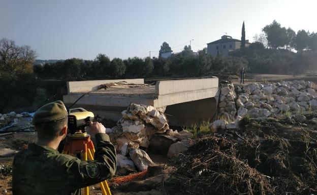 El REI 11 de Salamanca estudia los daños causados por un desbordamiento en Sevilla