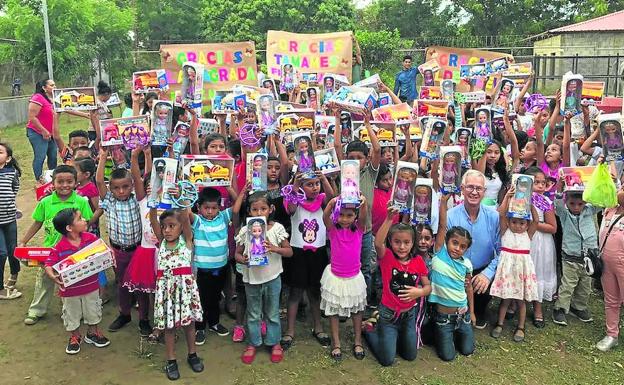 La solidaridad de la Sierra de Salamanca llega hasta Nicaragua en forma de juguetes