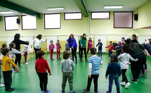 Cerca de 300 niños disfrutan de la Navidad en los CEAS de Salamanca