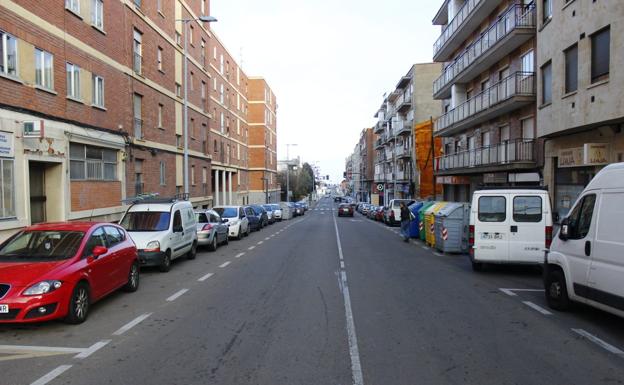 Encuentran muerto a un hombre sentado junto a una botella de alcohol en un garaje de El Rollo