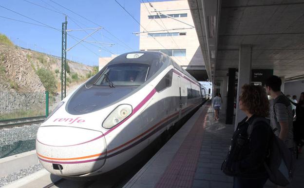 Renfe incrementa con ocho trenes diarios los servicios Avant entre Segovia y Madrid