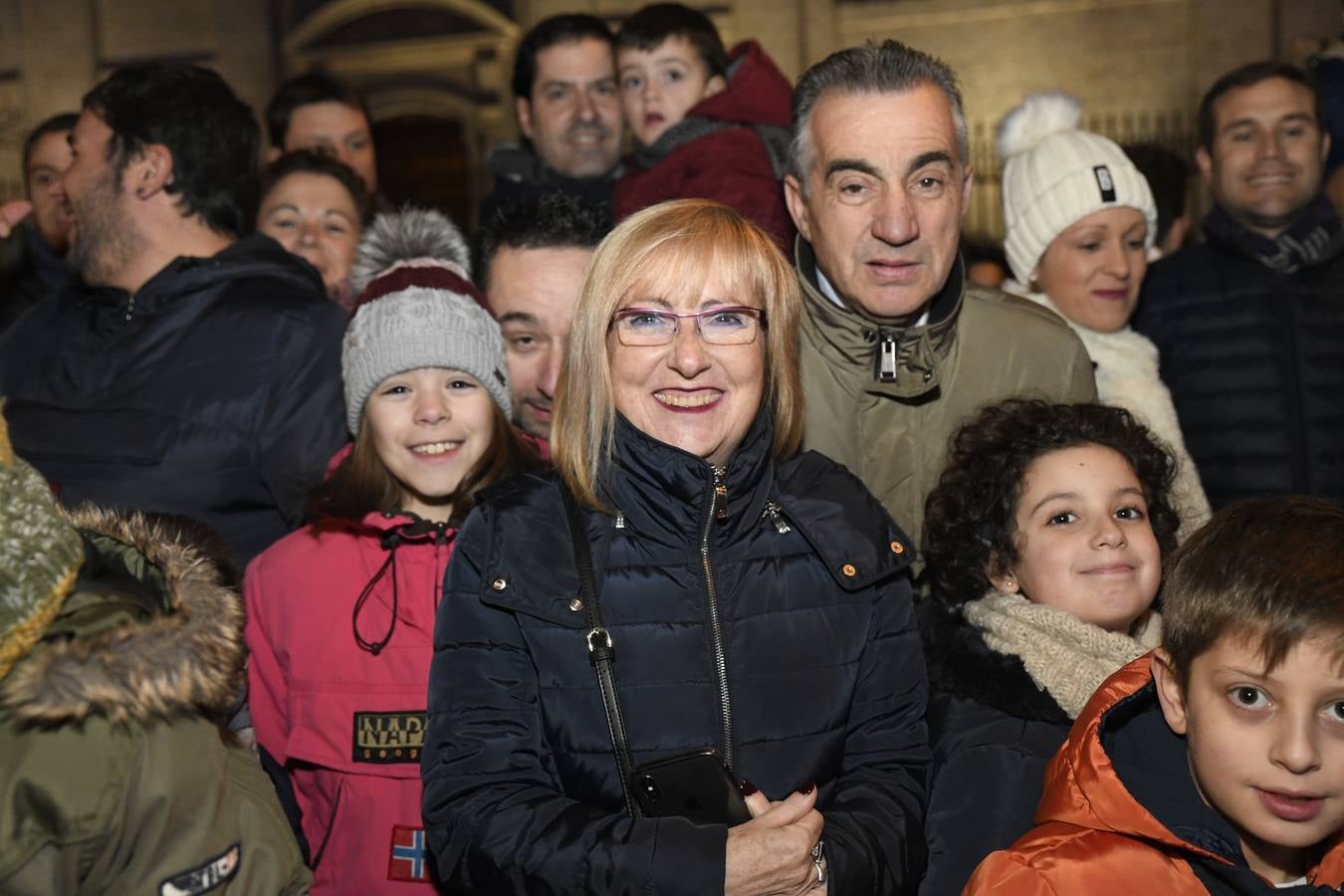 Público en la cabalgata de Reyes de Valladolid (1/4)