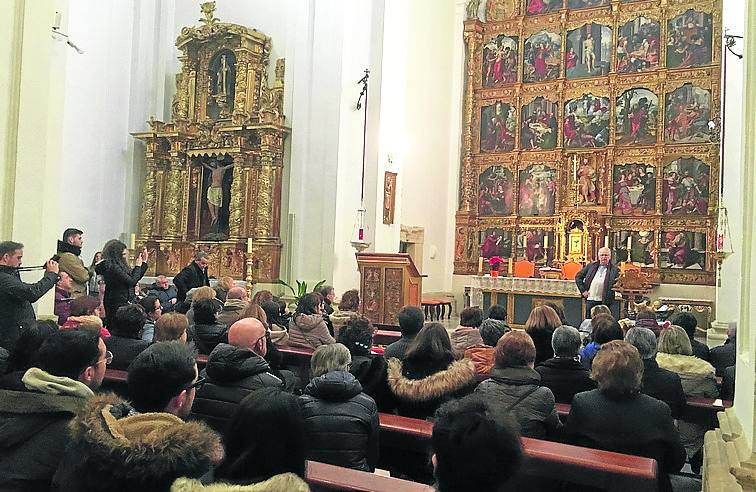 Una visita redescubre el interior de la iglesia de San Juan Bautista de Carbonero el Mayor