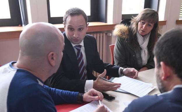 Sindicatos y patronal recurren contra la Junta por no registrar el convenio de Hostelería