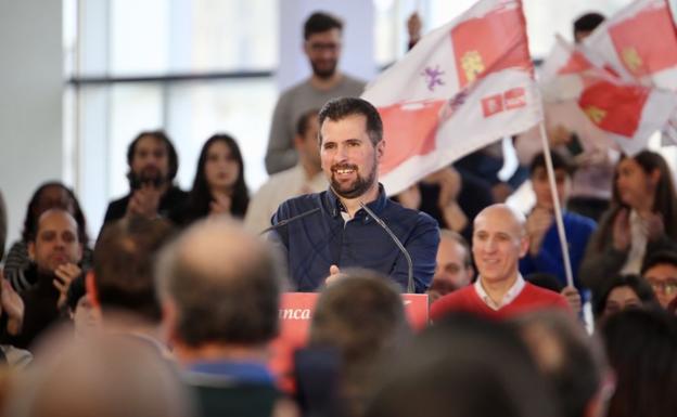 Tudanca apela a luchar contra la despoblación en su presentación como candidato a la Junta