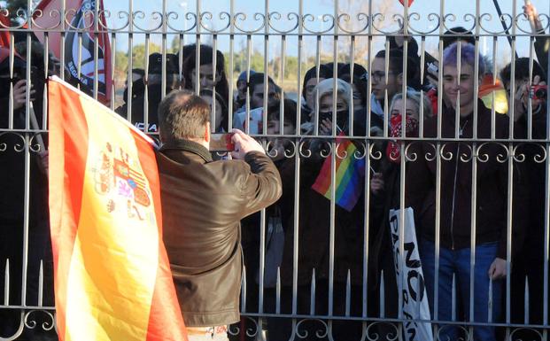Vox exhibe músculo en Segovia entre las protestas antifascistas