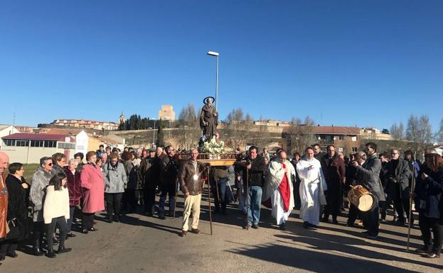 El barrio del Puente de Ciudad Rodrigo cumple con la tradición de festejar a San Antón