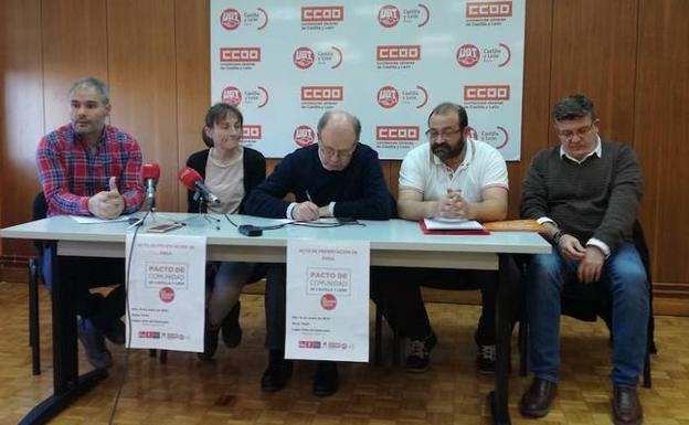 Sindicatos y partidos de izquierdas presentan en Ávila su Pacto Autonómico Fiscal