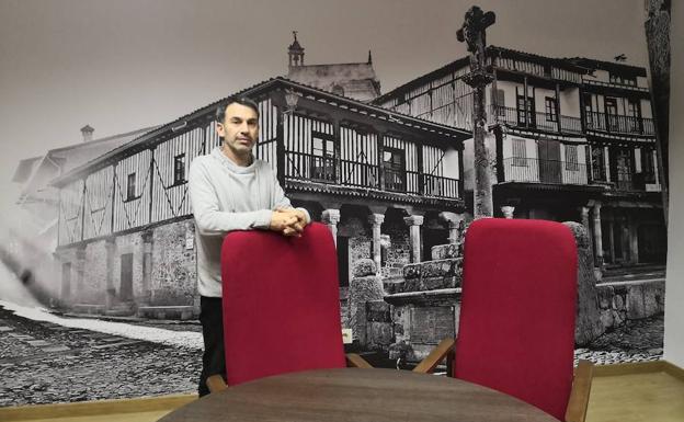 Celebración de los mártires y rifa del marrano de San Antón en un mismo día