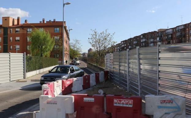 El túnel bajo las vías en el barrio de Pilarica, en Valladolid, pendiente de Iberdrola