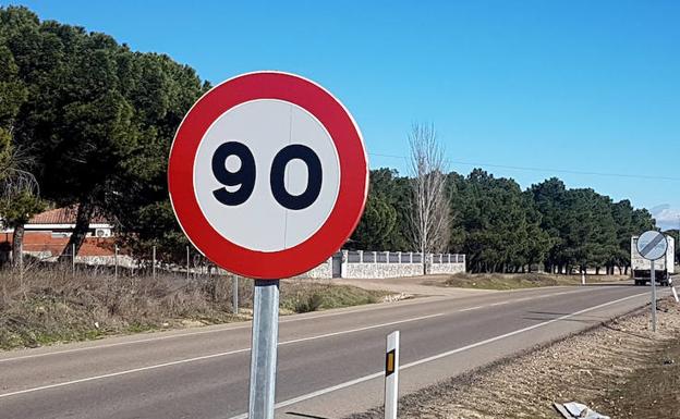 Ocho carreteras de Valladolid tendrán limitada desde el martes su velocidad a 90 por hora