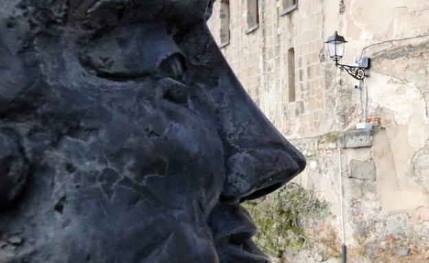 El Ayuntamiento se expone a una multa de hasta 150.000 euros si no retira la cámara que apunta al diablillo