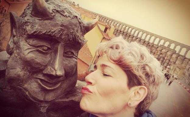 Los 'selfies' de los lectores de El Norte de Castilla con el diablillo de Segovia