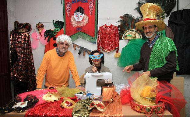 Más de 200 comparseros calientan motores para un carnaval que busca savia nueva