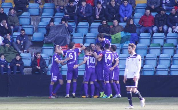Paso atrás del Salamanca CF en el Helmántico ante el Burgos (0-1)