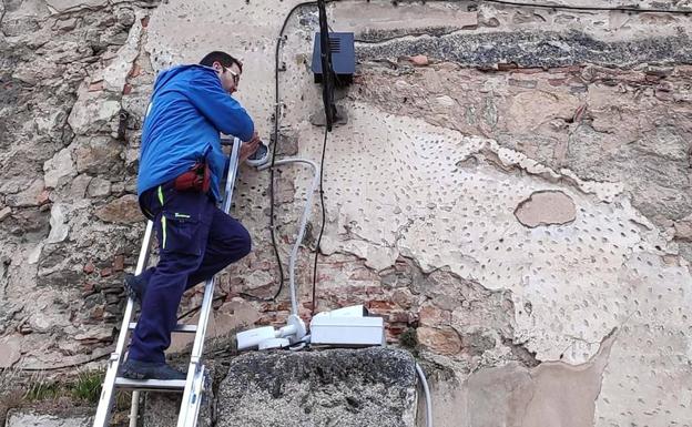 El Ayuntamiento retira las cámaras que vigilaban la estatua del diablo y el Acueducto