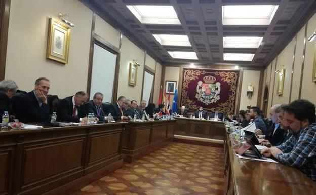 La Diputación de Ávila instará a la Junta a estudiar jurídicamente el acuerdo entre AB Azucarera y los agricultores