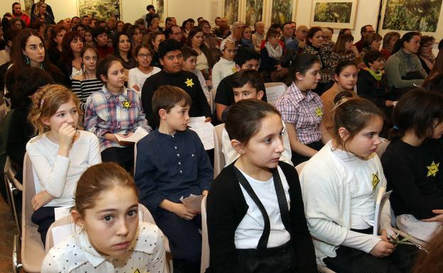 Tributo por las víctimas del holocausto