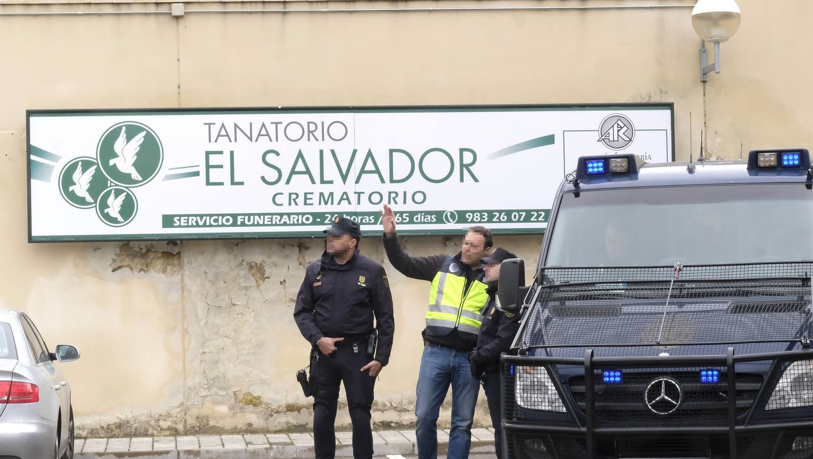 Registro policial en el tanatorio El Salvador de Valladolid