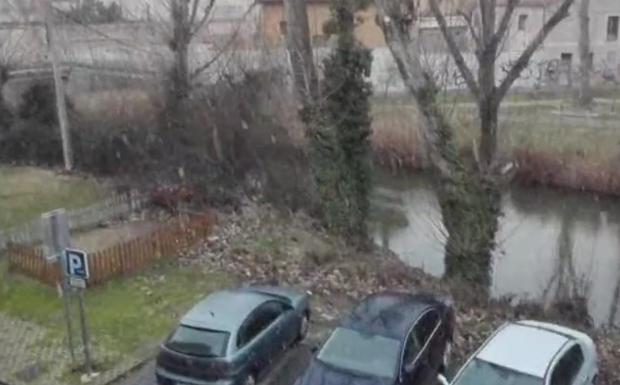 La nieve hace presencia durante diez minutos en Peñafiel