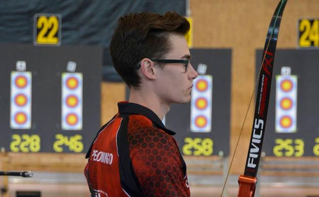 El salmantino Carlos Iglesias logra el bronce en el Campeonato de España Absoluto de Tiro con Arco en Sala