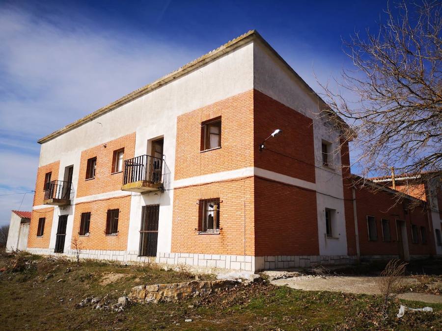 Más de 30 pueblos buscan uso para medio centenar de edificios públicos