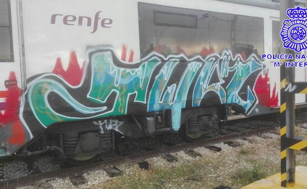 Detenidos dos grafiteros por 209 pintadas en trenes y estaciones, entre ellas la de Valladolid