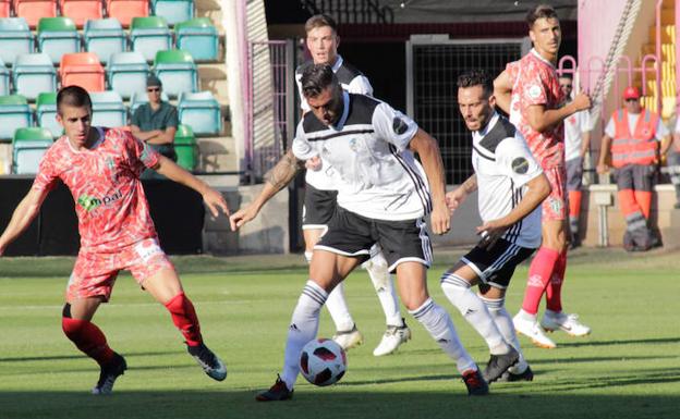 Un derbi entre el CD Guijuelo y el Salamanca CF para poner fin a una de las rachas
