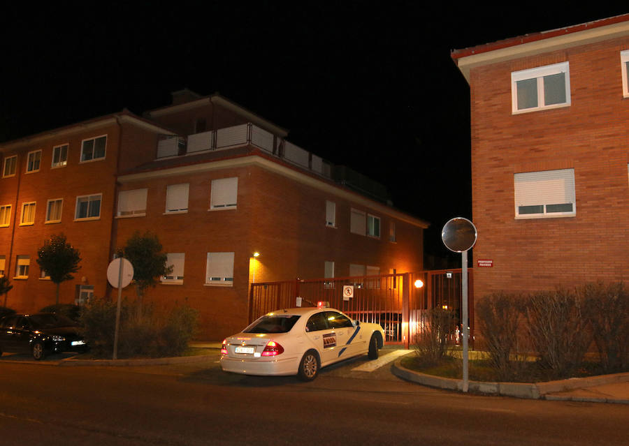 Un incendio obliga a desalojar varias viviendas en un edificio del barrio de San Lorenzo