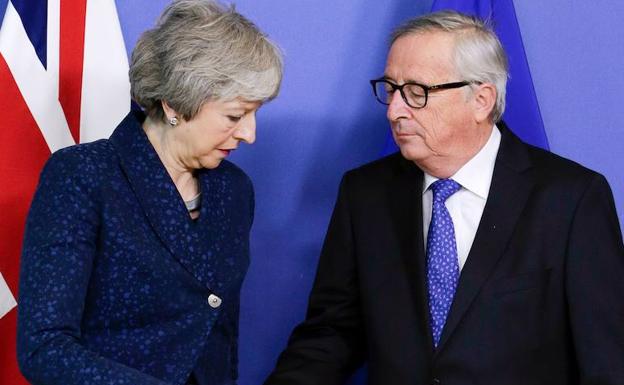 UE y Reino Unido acuerdan conversar más sobre el 'brexit', firmes en sus posiciones