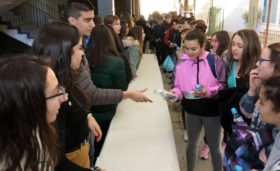 Bocata solidario en favor de Manos Unidas