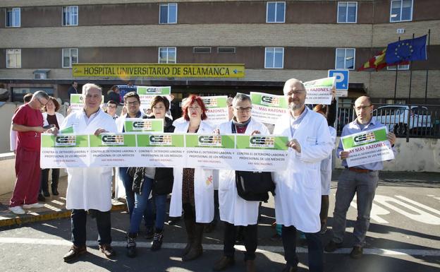 Los médicos avisan de que podrían convocar una huelga en marzo