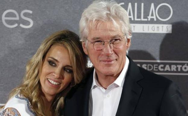 Richard Gere y Alejandra Silva ya tienen un niño