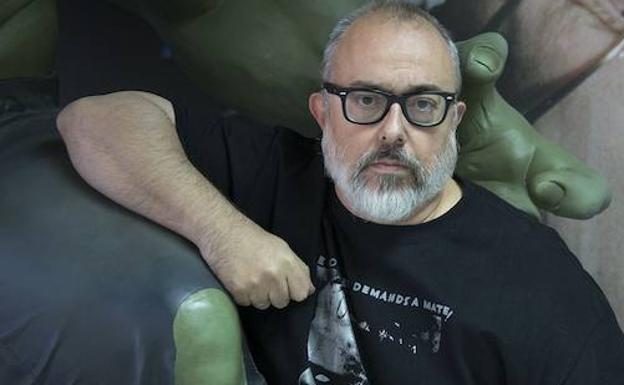 Álex de la Iglesia rodará en Pedraza la serie de terror para televisión '30 monedas'