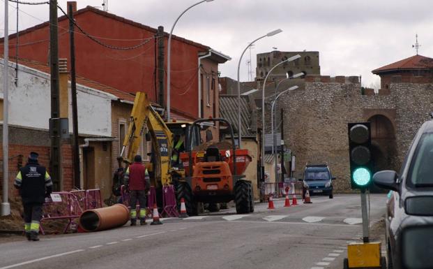 Olmedo mejora el entorno de una de sus urbanizaciones