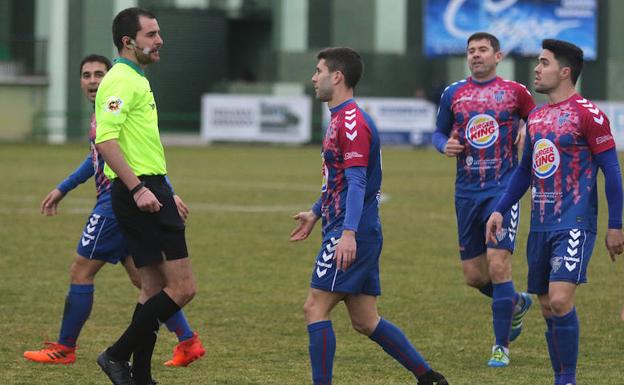Manu González: «Las federaciones protegen a los árbitros»