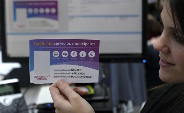 La tarjeta ciudadana funcionará desde otoño con los primeros servicios en un solo plástico