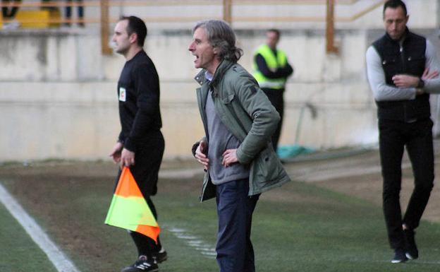 Aguirre: «Llevarse un punto de León nos sabe muy bien en Unionistas»