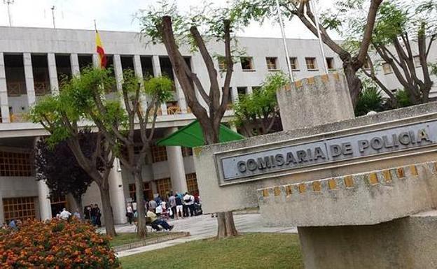 Detenida por intentar tirar a su hija por una ventana de una décima planta en Málaga