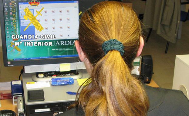 Detienen a dos menores por difundir por Instagram imágenes íntimas de una compañera de clase