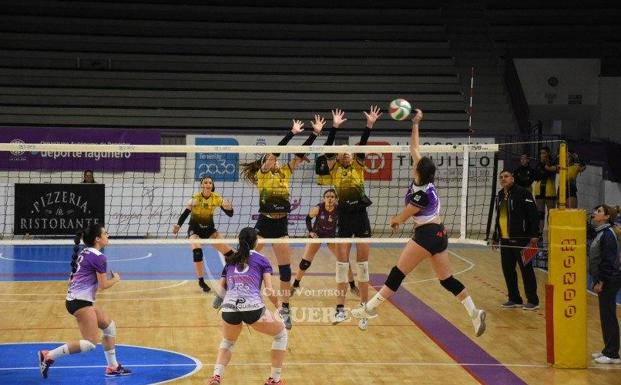 La Universidad de Valladolid pierde su penúltimo tren en la liga de volei