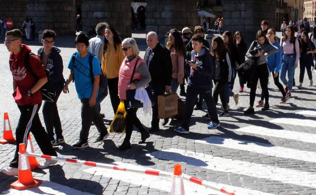 Segovia estudia iluminar más pasos de peatones con placas solares y luces para evitar atropellos
