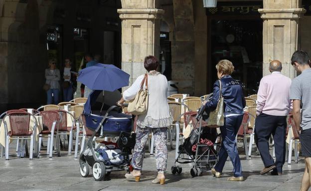 El Ayuntamiento lanza una nueva convocatoria de ayudas por nacimiento o adopción