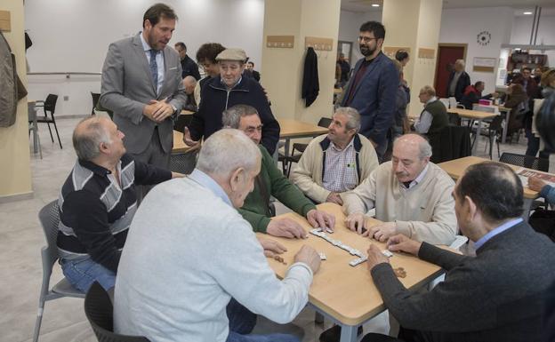 Algunos centros de mayores de Valladolid registran una escasa demanda en cafeterías y podología