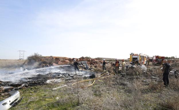 Los bomberos apagan numerosas ruedas quemadas en Vistahermosa que causaron una gran humareda