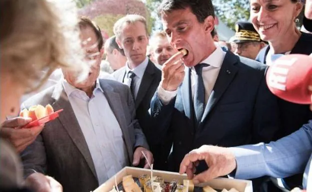 La gastronomía le juega una mala pasada a Manuel Valls
