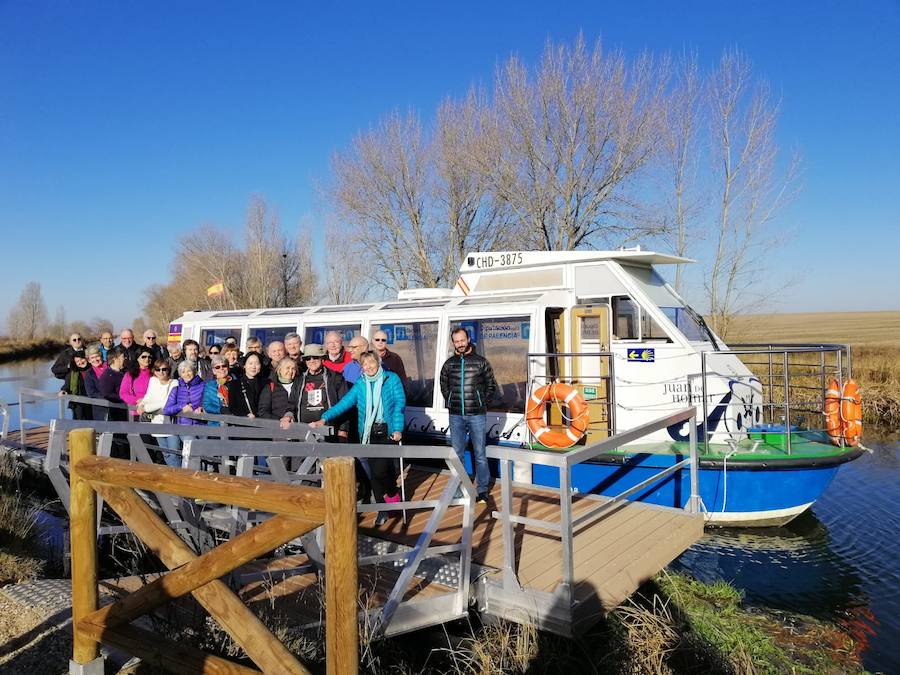 Un paseo en barco para despedir el encuentro internacional de Amigos del Camino de Santiago