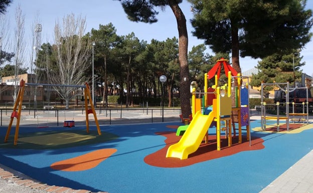 El ayuntamiento de Arévalo invierte 30.000 euros en la remodelación del área recreativa del Parque Infantil de Tráfico