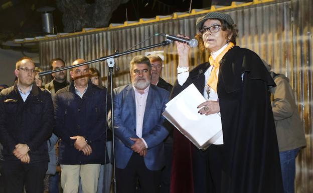 Charo Carpio rinde honor a las mujeres en su pregón de las Casetas
